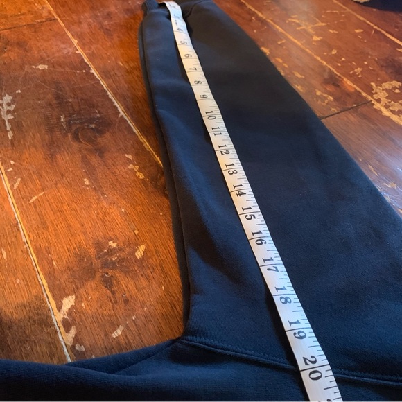 Dog Graphic Crewneck - Picture 5 of 5